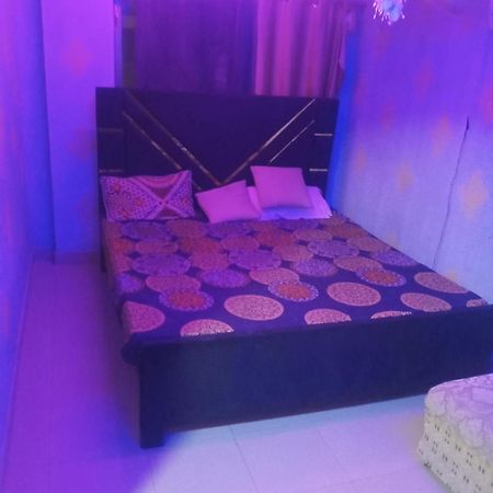 Aj Room Service Civic Center 라왈핀디 외부 사진